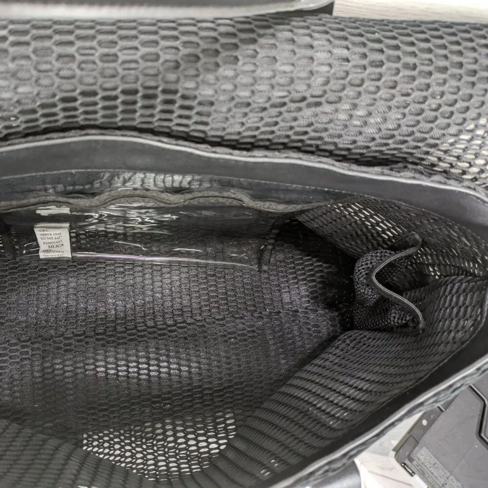 Fabletics Mesh The Grip Tote gym bag - Picture 3 of 12
